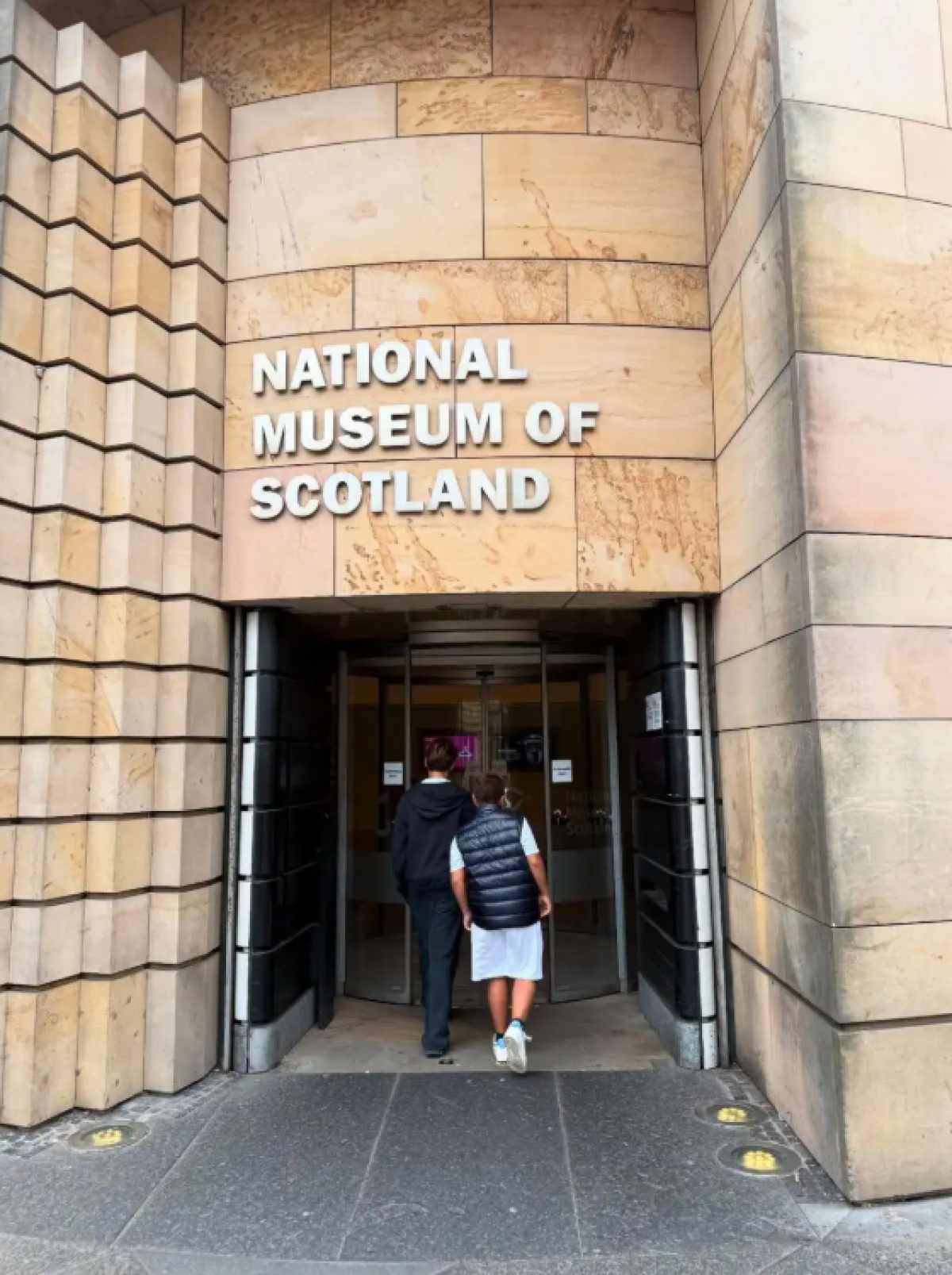 Η Φαίη Σκορδά στην Σκωτία