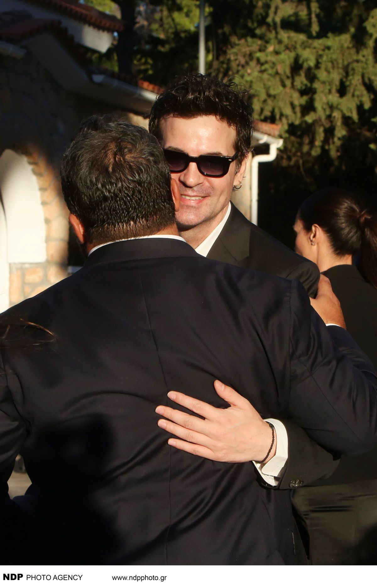 Ο Φίλιππος Μιχόπουλος στο γάμο του Παύλου Βαδινογιάννη και της Κατερίνας Μπιρμπίλη