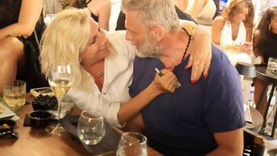 Ο Απόστολος Γκλέτσος και η Ιζαμπέλα Αρβανίτη αγκαλιά