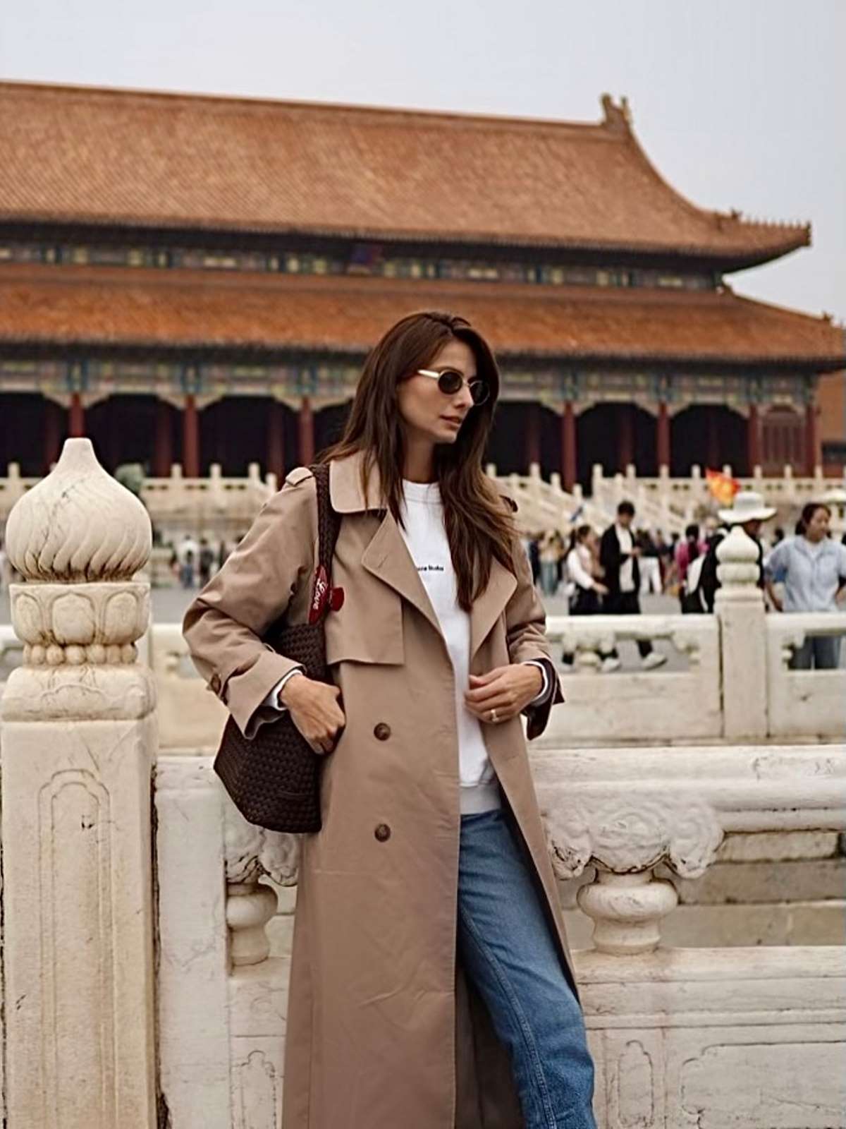 To πανωφόρι της Ηλιάνας Παπαγεωργίου είναι must