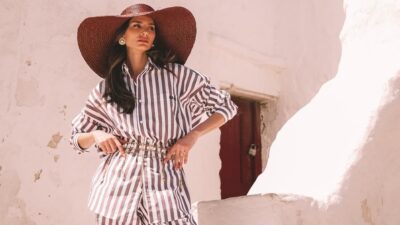 Mε πουκάμισο και φαρδιά παντελόνια η Ηλιάνα Παπαγεωργίου