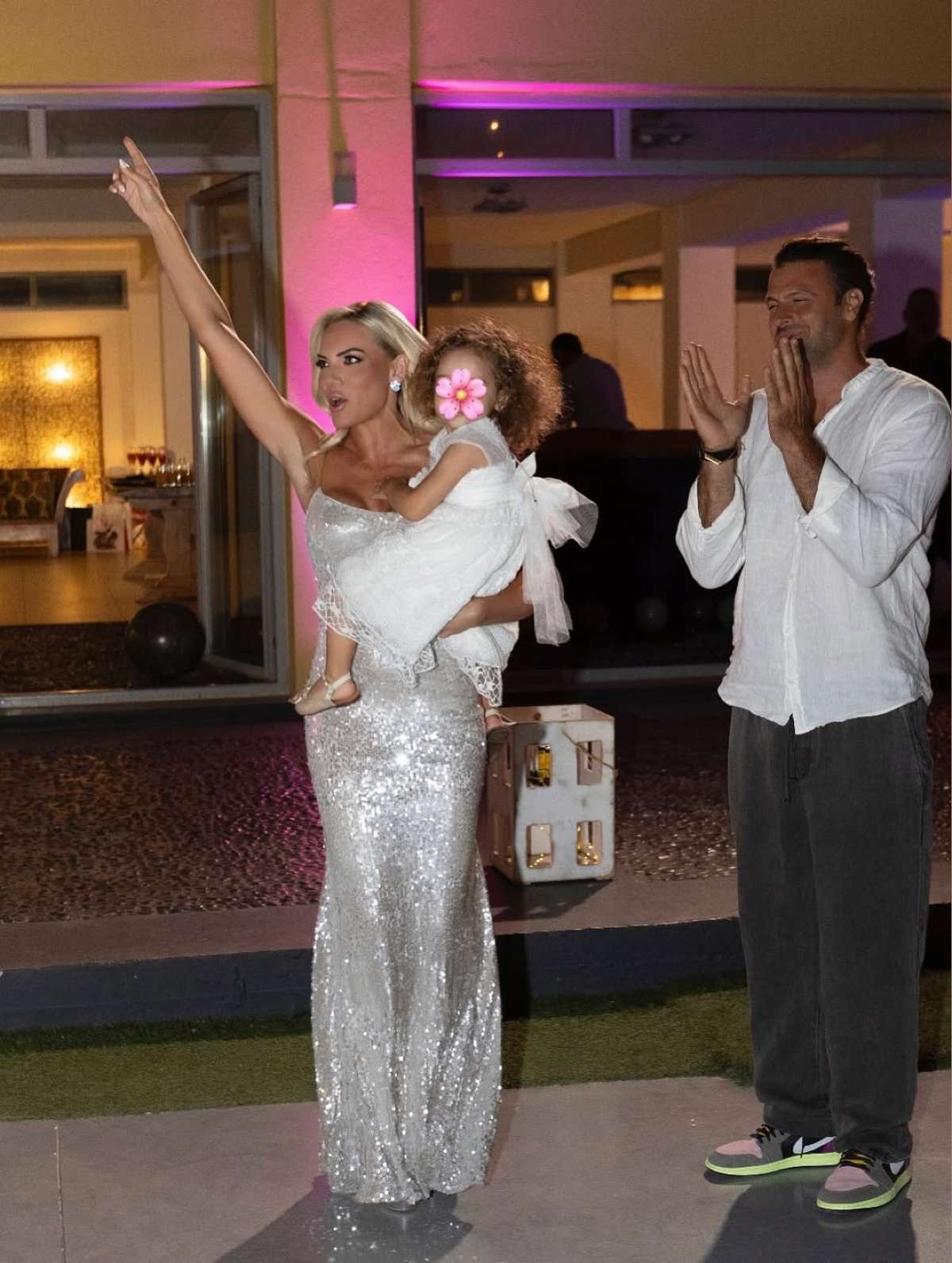 Η ανάρτηση της Ιωάννας Μαλέσκου από την βάπτιση της κόρης της