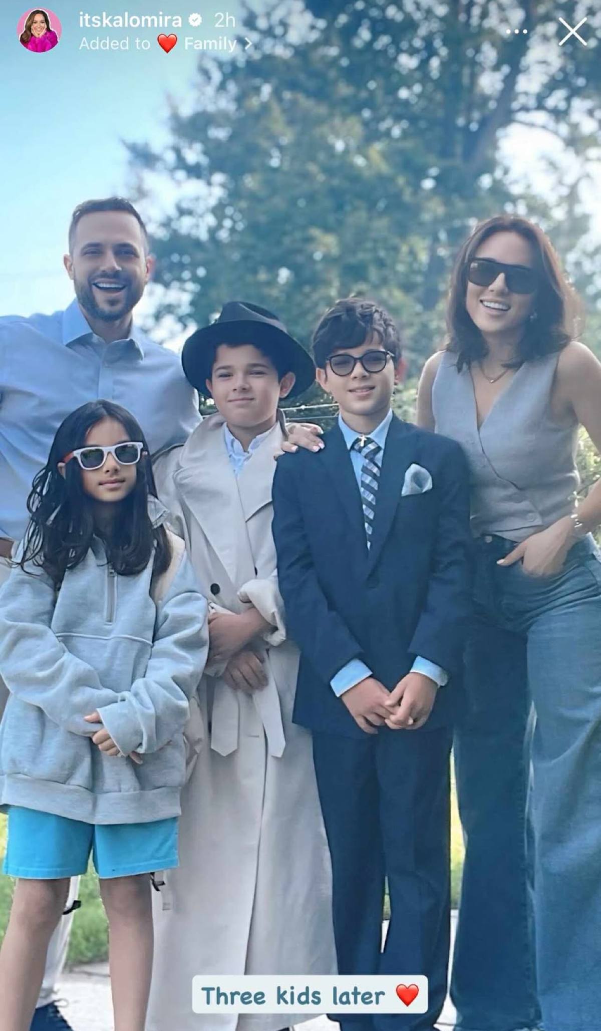 Η Καλομοίρα και ο Γιώργος Μπούσαλης με τα παιδιά τους