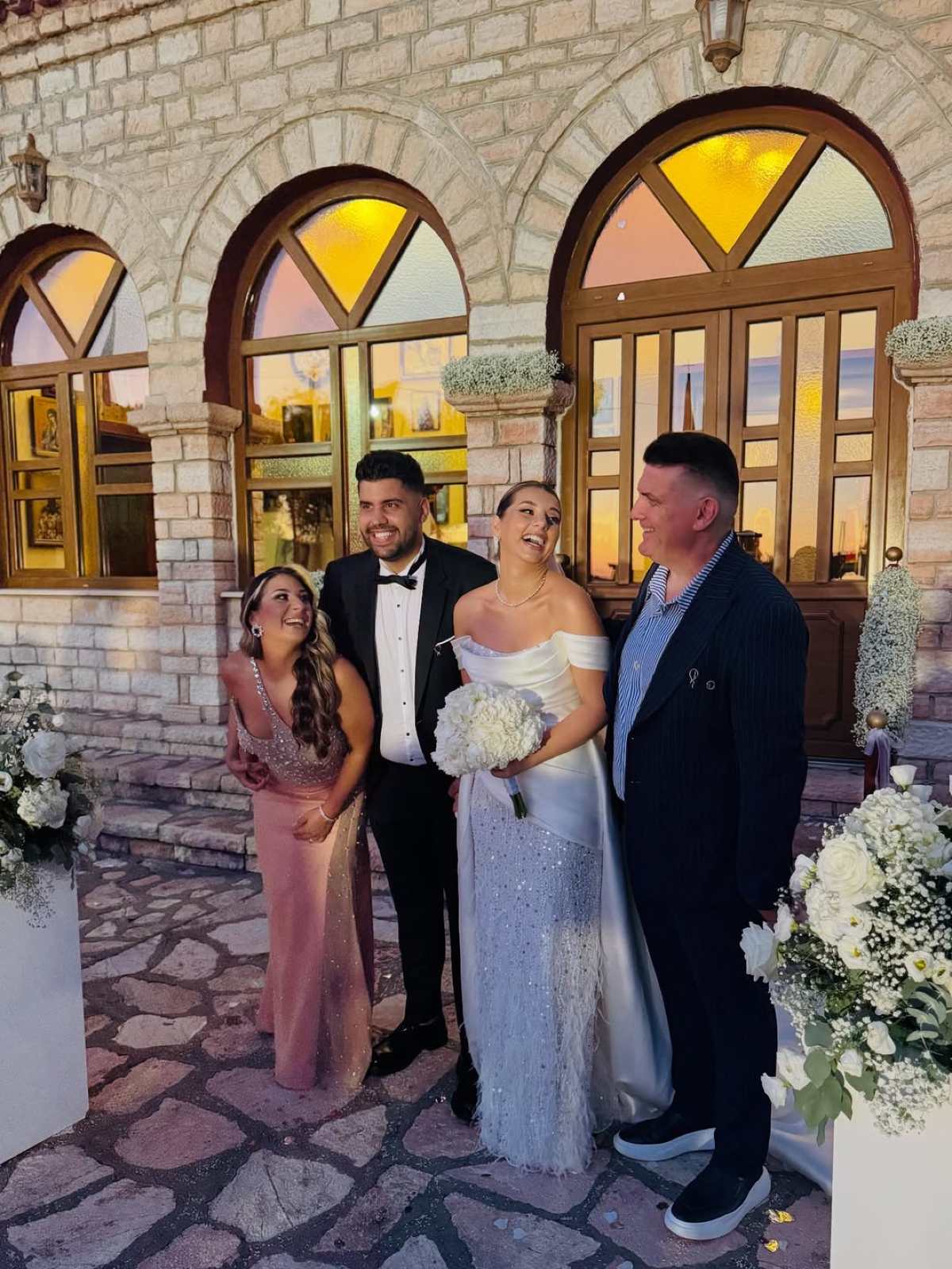 Ο Γιάννης Καψάλης και οι φίλοι του που πάντρεψε