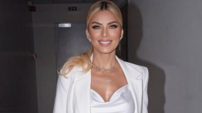 Η Κατερίνα Καινούργιου έξω από το πλατό