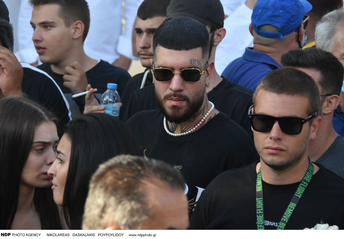 Ο SNIK στην κηδεία του Mad Clip