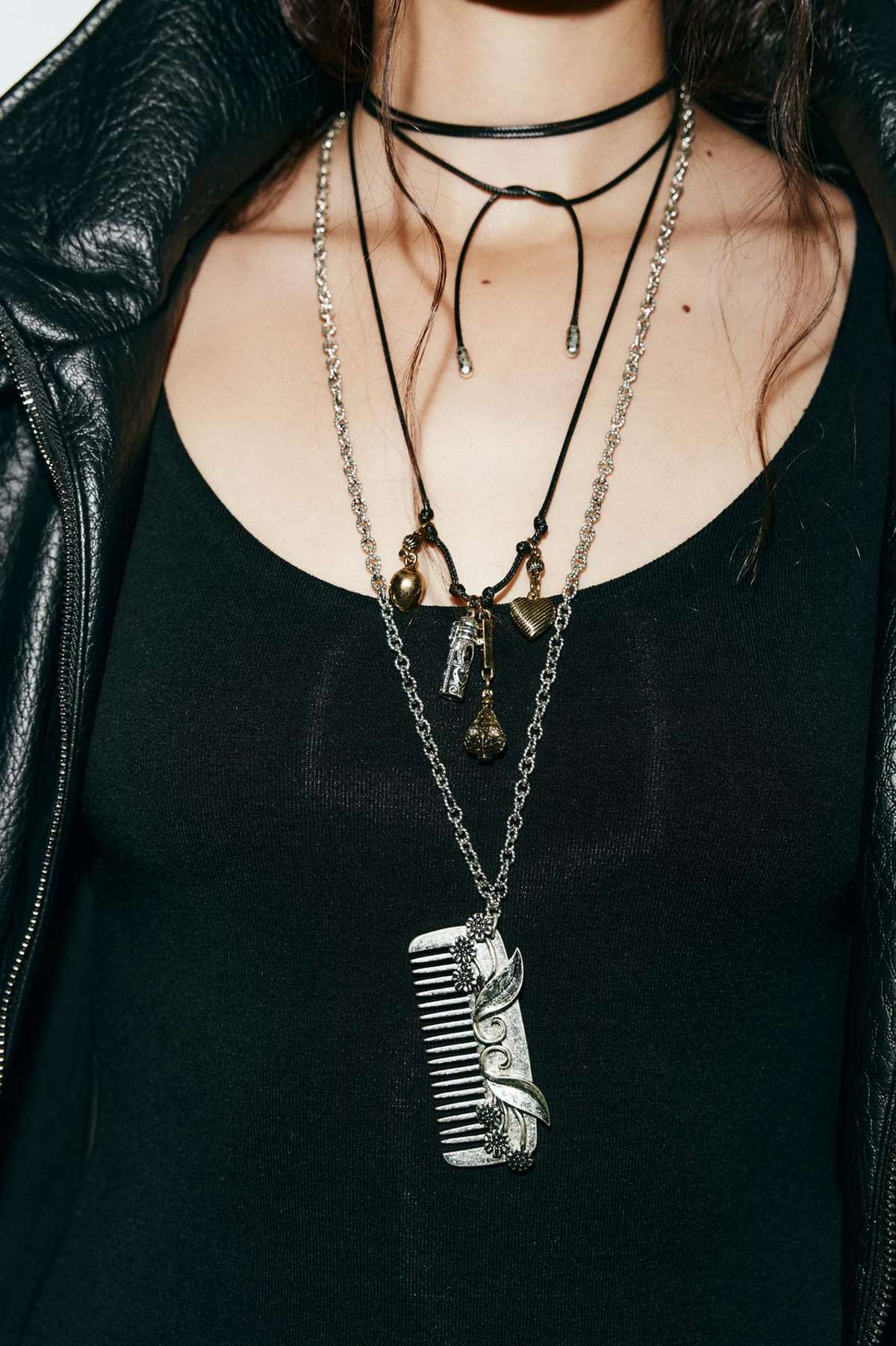 κολιέ με χτένα zara