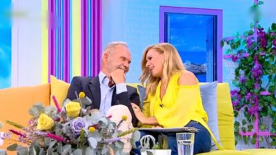 Ο Πέτρος Κωστόπουλος και η Κατερίνα Καραβάτου