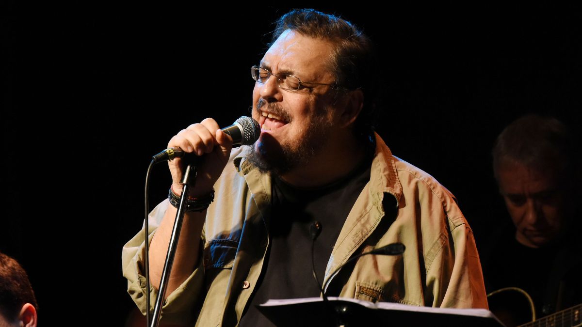 Ο Λαυρέντης Μαχαιρίτσας σε συναυλία του