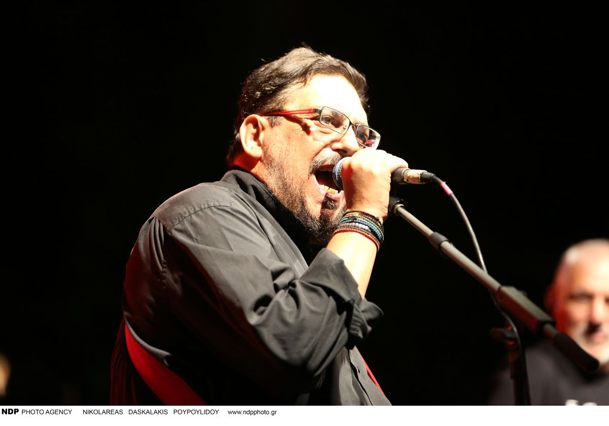 Ο Λαυρέντης Μαχαιρίτσας σε συναυλία του