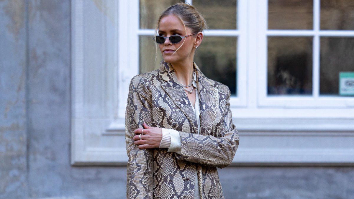 Η φούστα που φοράνε τα it girls στους δρόμους