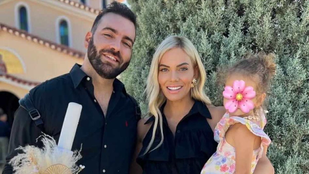 Ιωάννα Μαλέσκου: Στην πρώτη κοινωνία της κόρης της μετά τη βάφτιση - Τα στιγμιότυπα με τον νονό