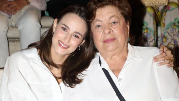 Η Μαρία Βοσκοπούλου μαζί με την γιαγιά της, Μαρία Γκερέκου, στο Ηρώδειο
