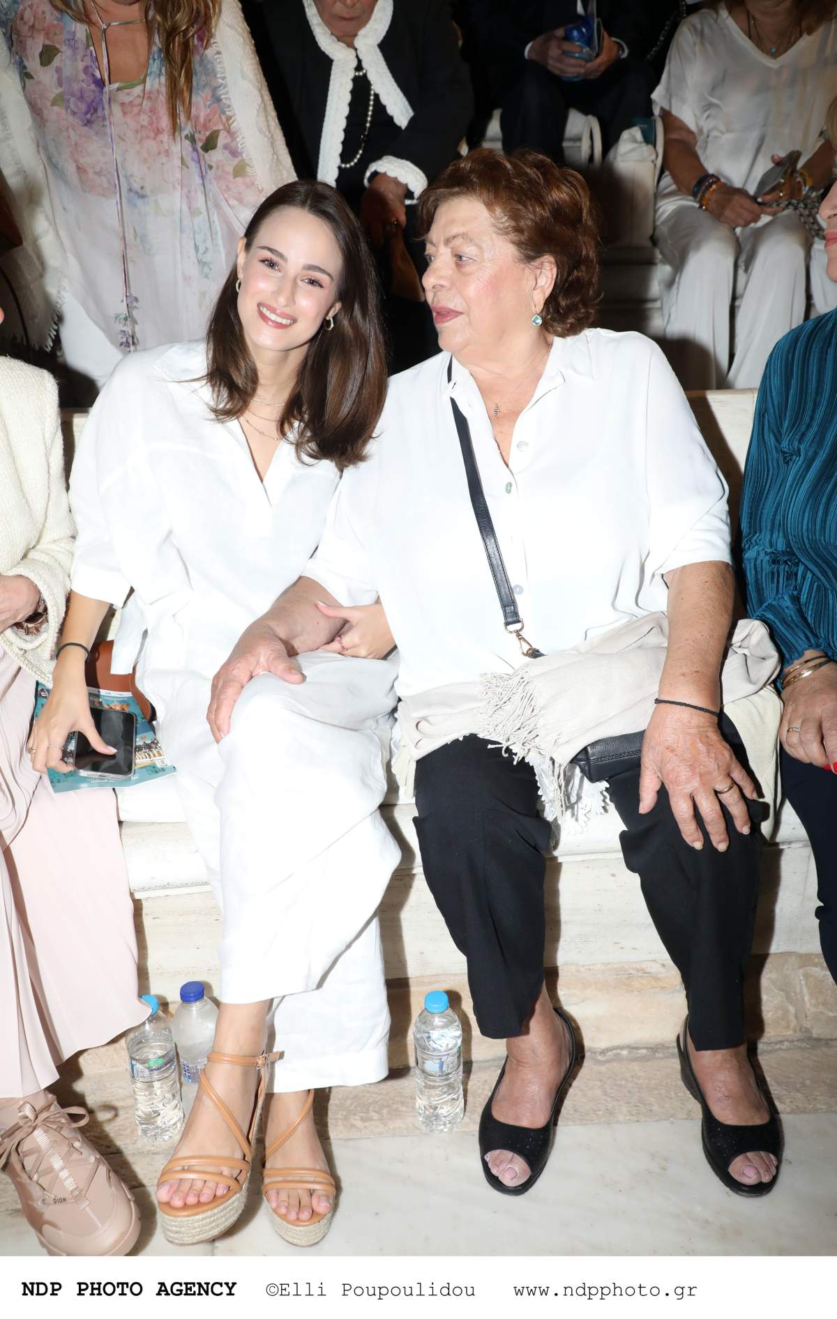 Η Μαρία Βοσκοπούλου μαζί με την γιαγιά της, Μαρία Γκερέκου, στο Ηρώδειο