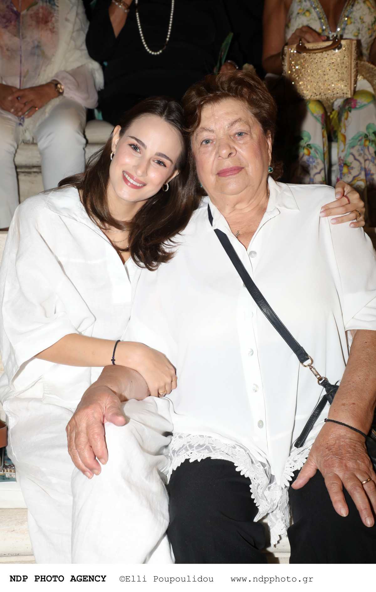 Η Μαρία Βοσκοπούλου μαζί με την γιαγιά της, Μαρία Γκερέκου, στο Ηρώδειο