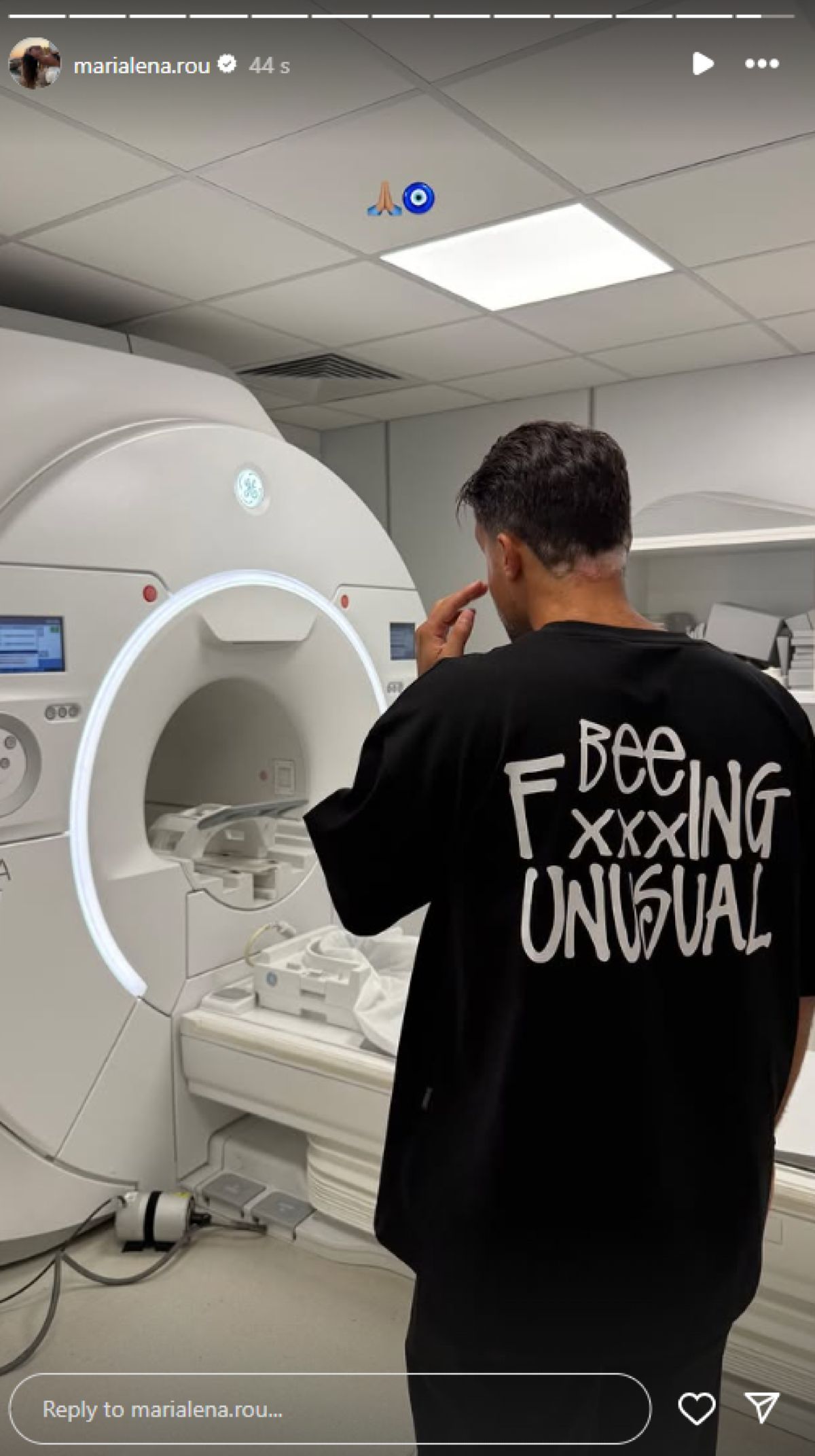 Ο Σάκης Κατσούλης στο νοσοκομέιο