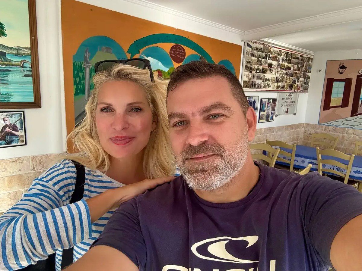 Η Ελένη Μενεγάκη σε ταβερνάκι στην Χαλκίδα