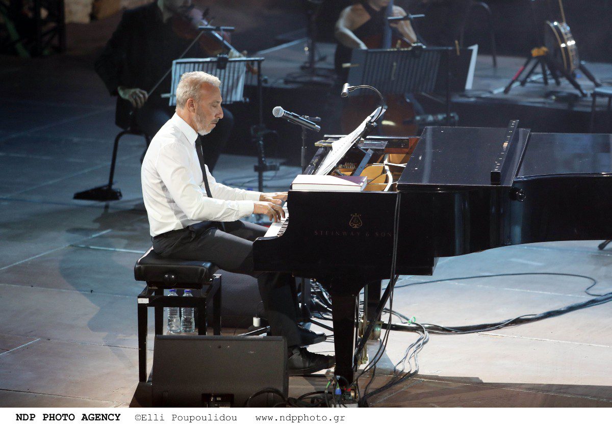 Ο Μίνως Μάτσας στο Ηρώδειο -"Τα Ρεμπέτικα ΙΙ+Fado & Tango & Blues"