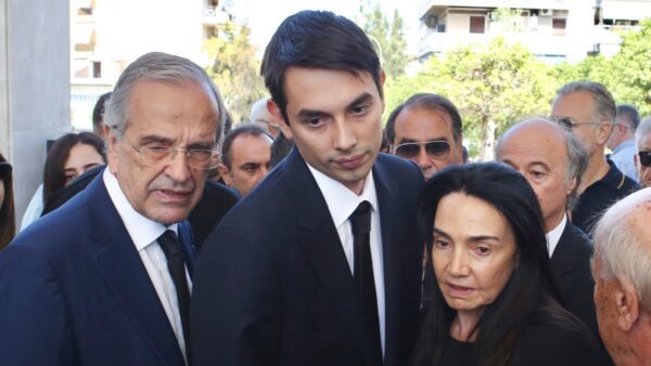 Ο Αντώνης Σαμαράς με την οικογένειά του στο μνημόσυνο της κόρης του