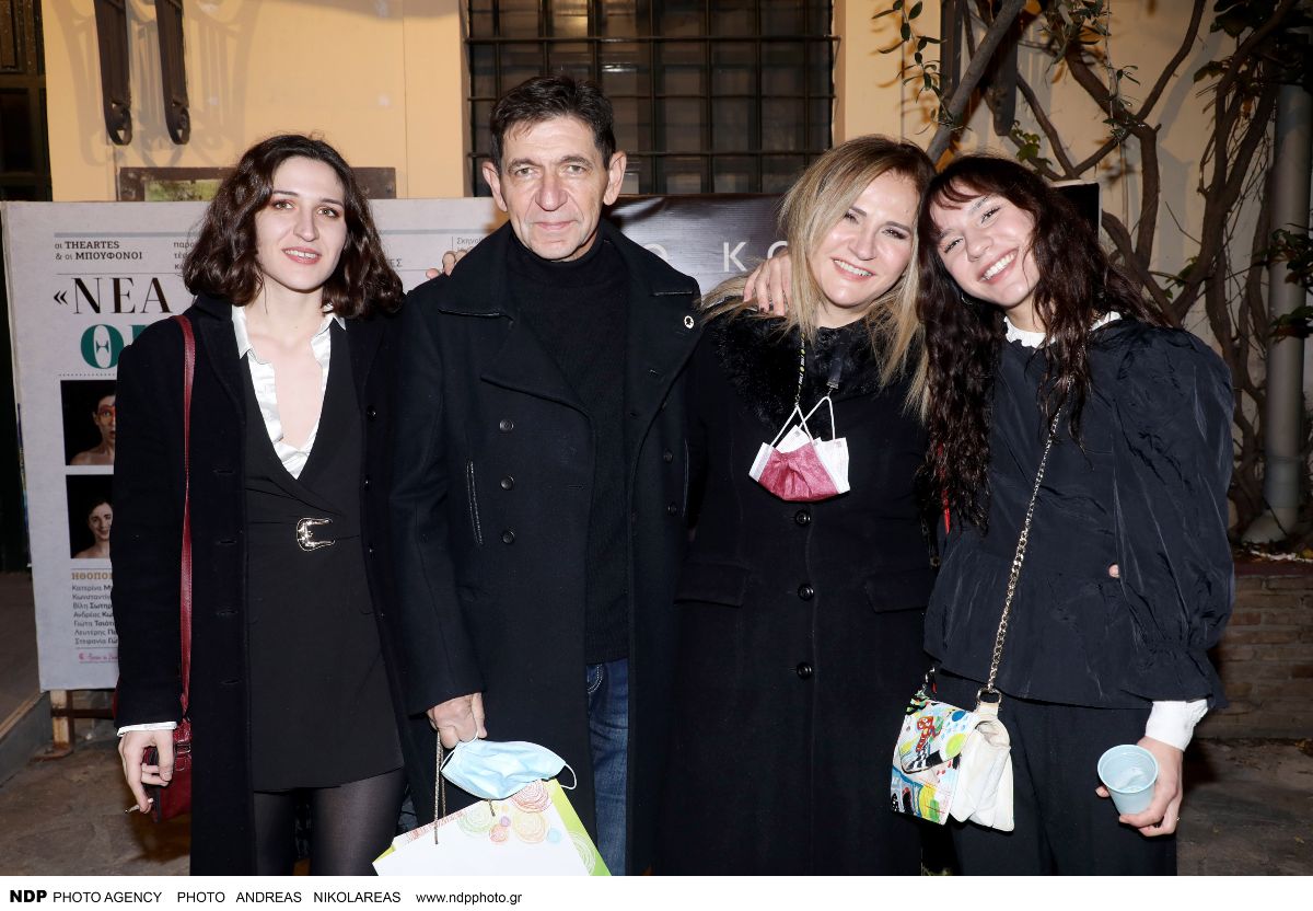 Η Μπέσσυ Μάλφα και ο Γεράσιμος Σκιαδαρέσης με τις κόρες τους 