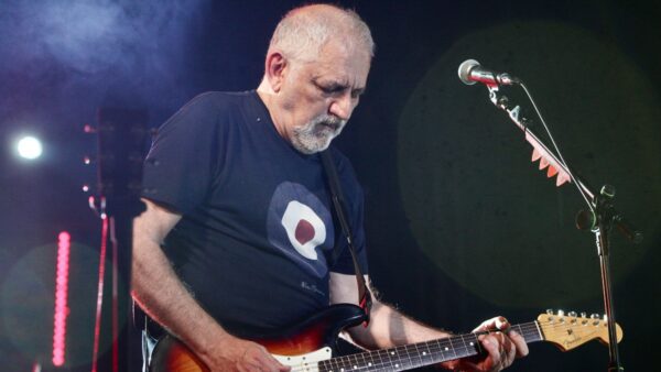 Ο Νίκος Πορτοκάλογλου στη σκηνή