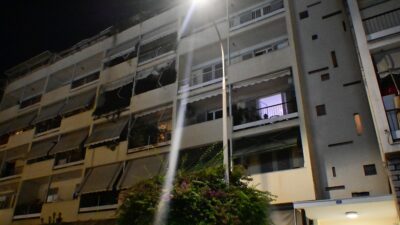 Η πολυκατοικία στην οποία βρέθηκε νεκρή η γυναίκα