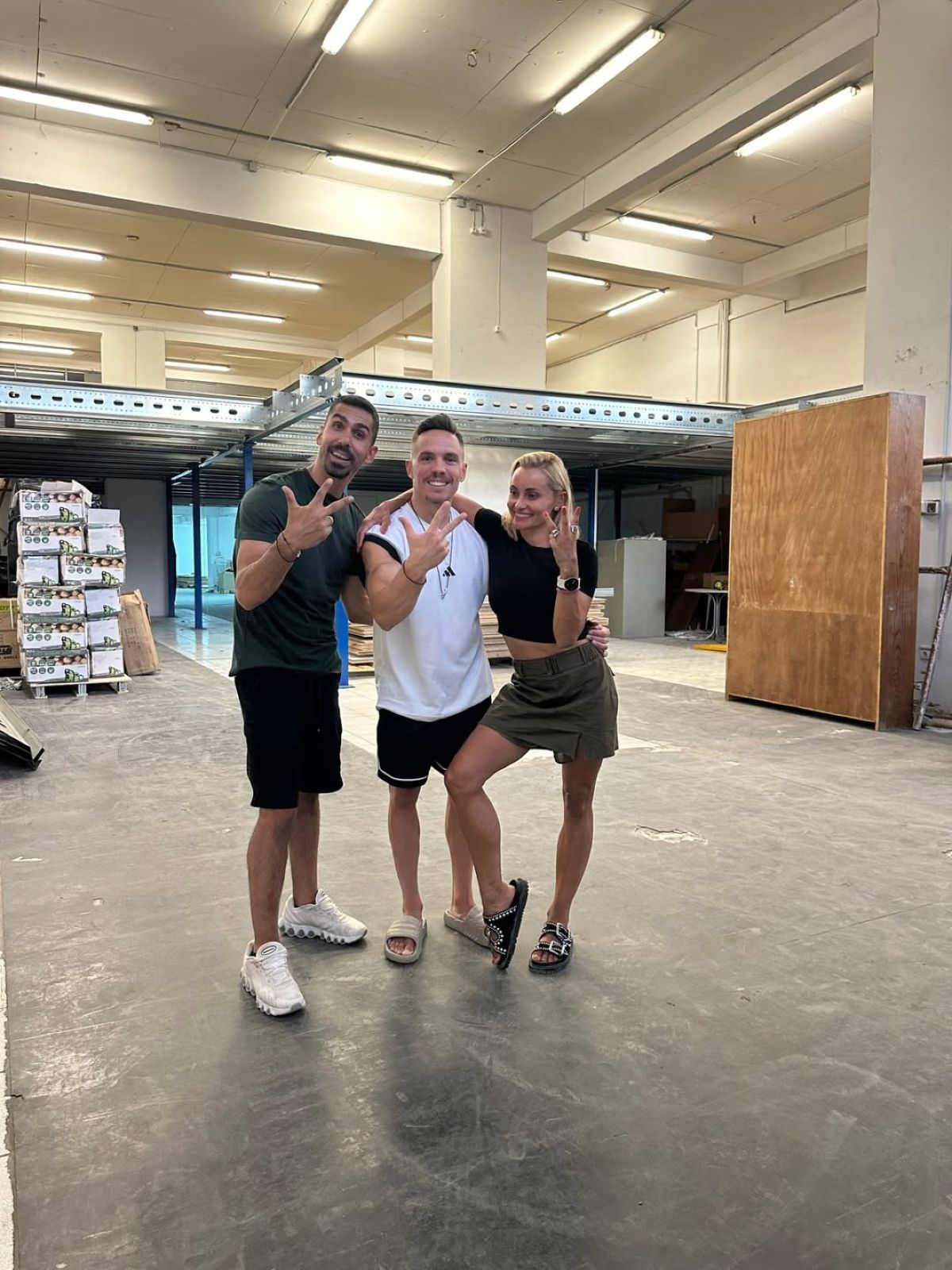 Βασιλική Μιλλούση: Ο Αύγουστος με τον Λευτέρη Πετρούνια και τις κόρες τους μέσα από φωτογραφίες