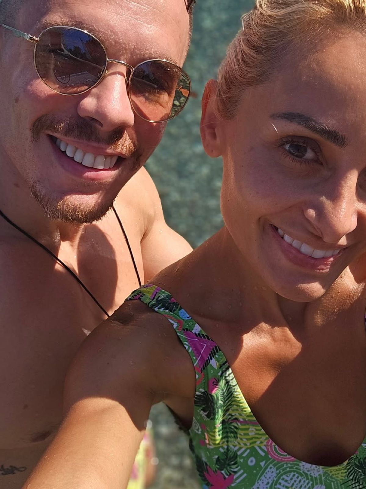 Βασιλική Μιλλούση: Ο Αύγουστος με τον Λευτέρη Πετρούνια και τις κόρες τους μέσα από φωτογραφίες