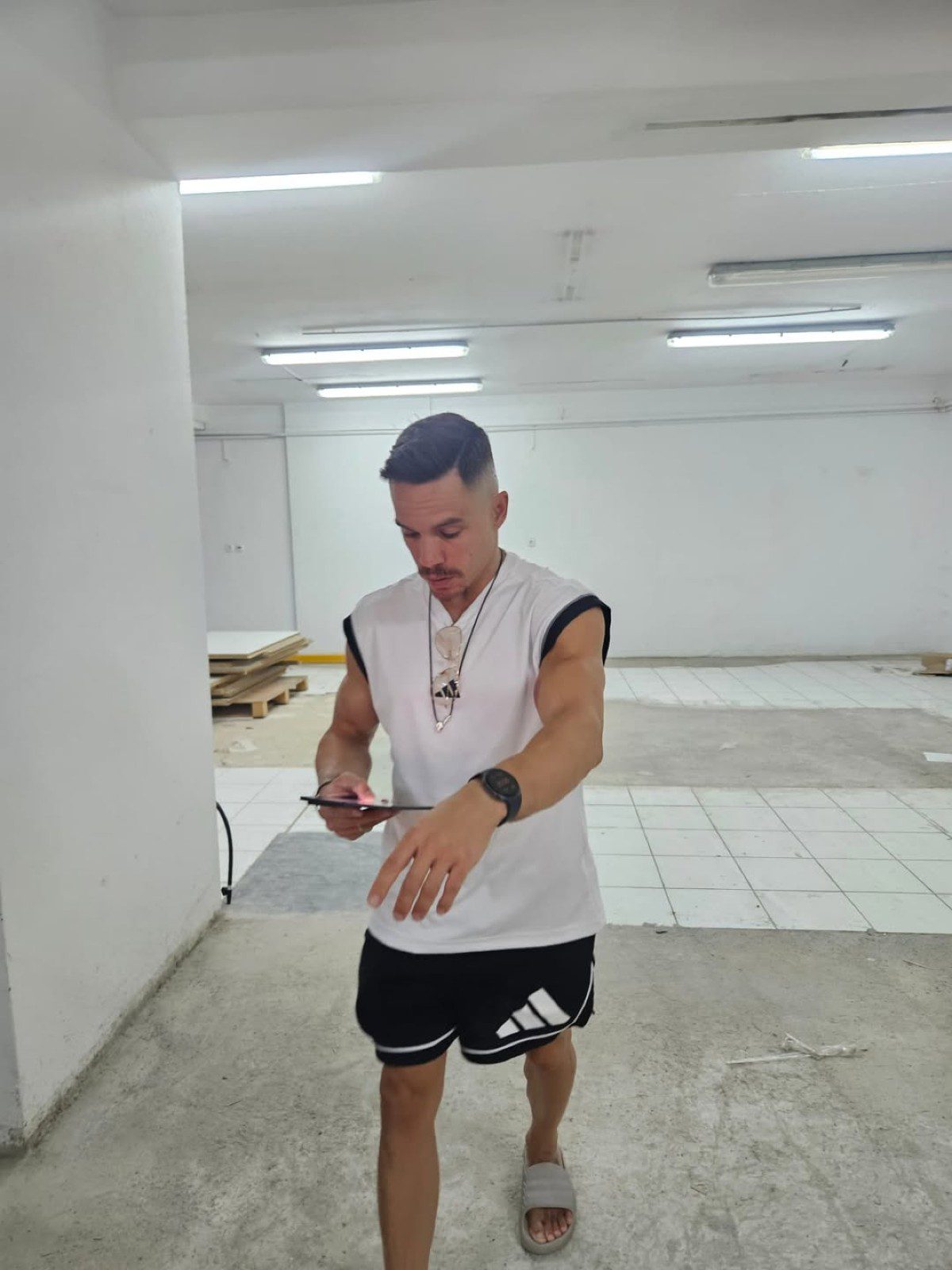 Βασιλική Μιλλούση: Ο Αύγουστος με τον Λευτέρη Πετρούνια και τις κόρες τους μέσα από φωτογραφίες