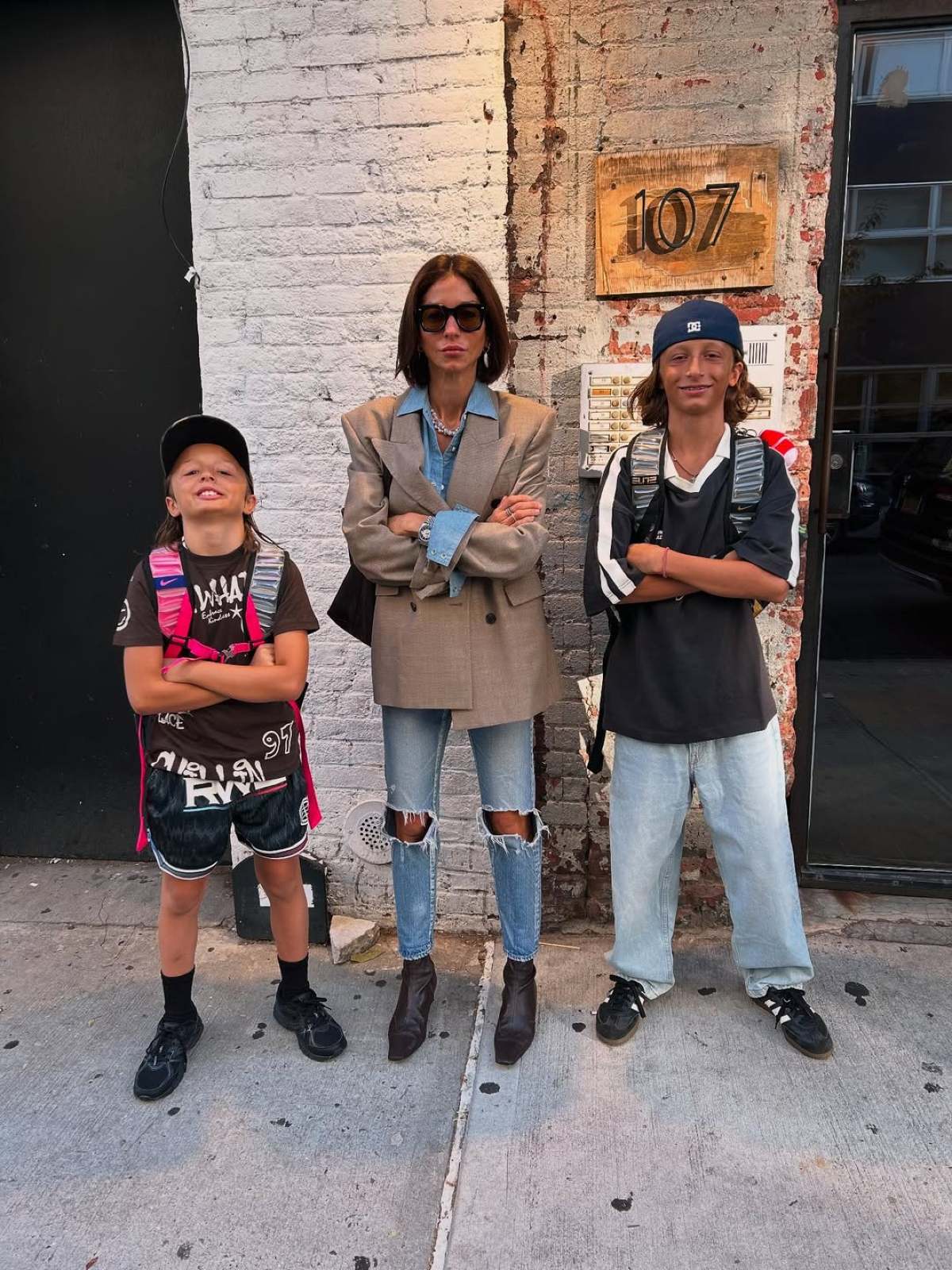 Η Σοφία Καρβέλα με τους δύο γιους της