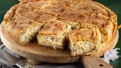 Σπιτική τυρόπιτα