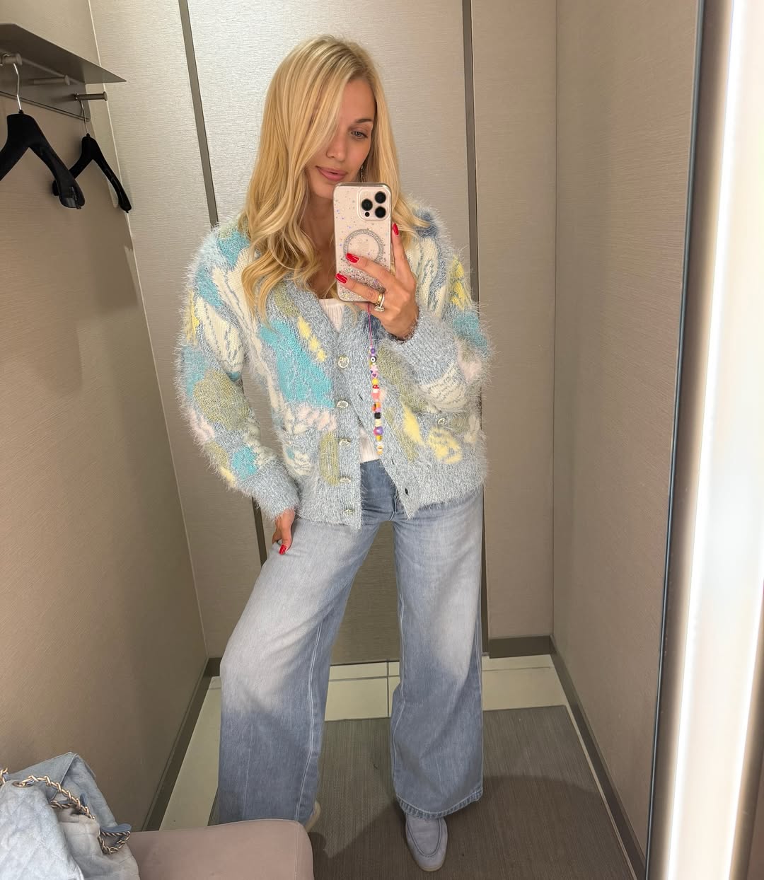 Η Κωνσταντίνα Σπυροπούλου βγάζει σέλφι