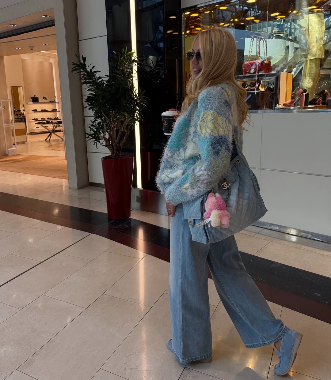 Η Κωνσταντίνα Σπυροπούλου βγάζει σέλφι