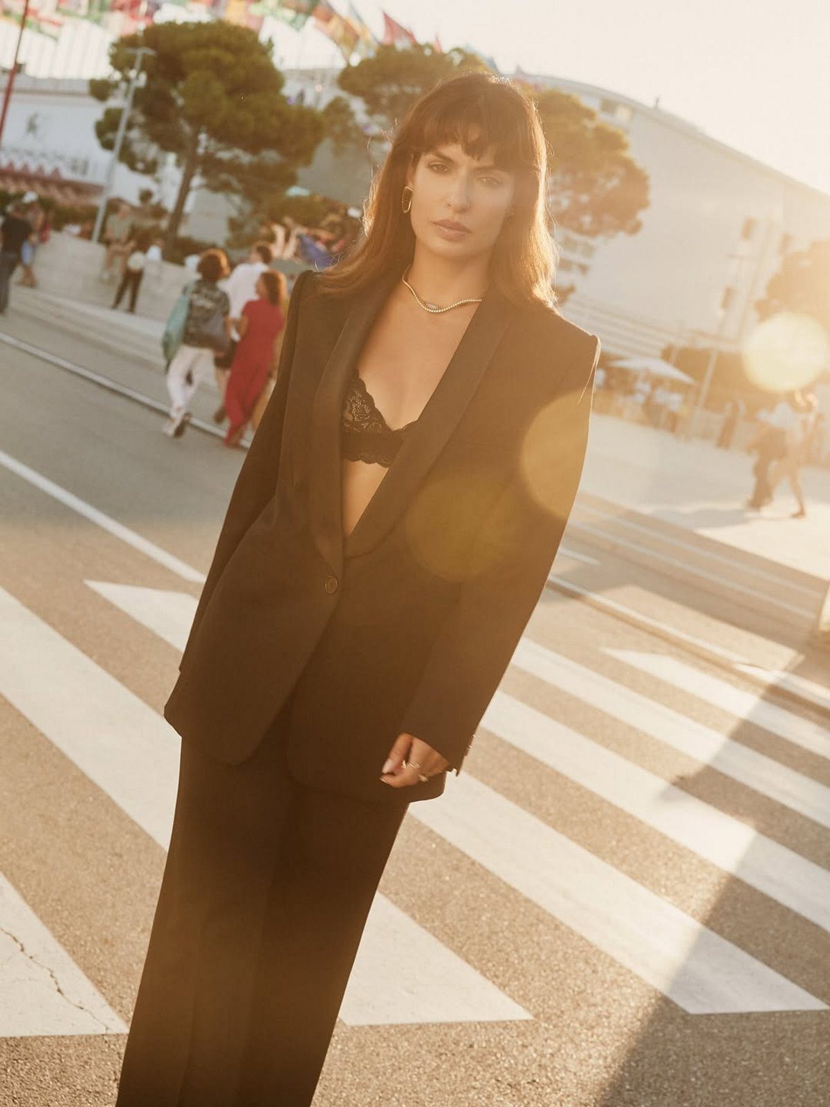 Με μαύρο κοστούμι η Τόνια Σωτηροπούλου