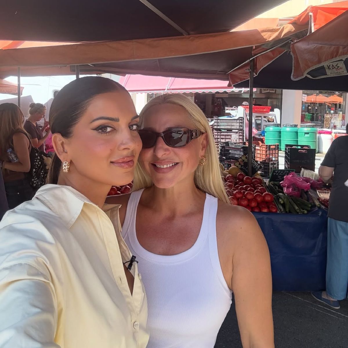 Η Σταματίνα Τσιμτσιλή με τη Μαίρη Παλιαλέξη