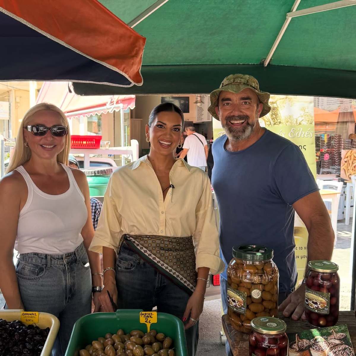 Η Σταματίνα Τσιμτσιλή με την ομάδα της