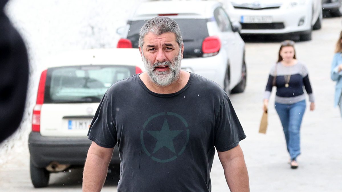 Ο Βασίλης Μπισμπίκης