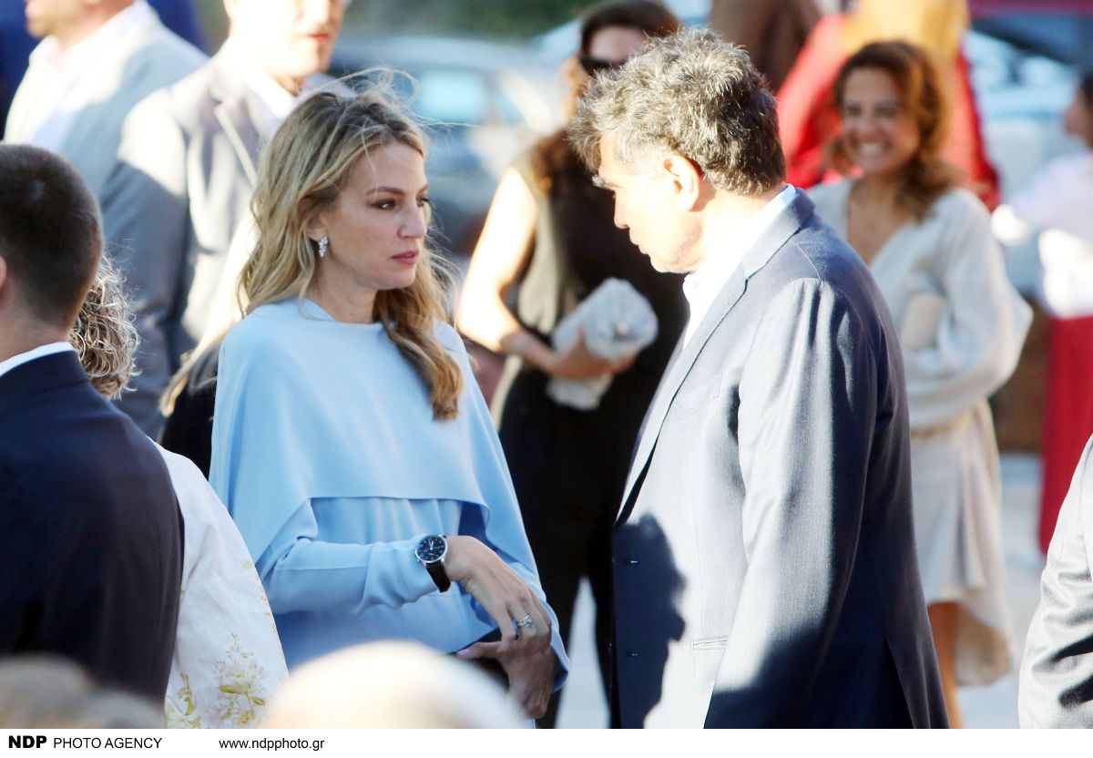 Ο Παύλος Ντε Γκρες και η Χρυσή Βαρδινογιάννη στο γάμο του Παύλου Βαδινογιάννη και της Κατερίνας Μπιρμπίλη