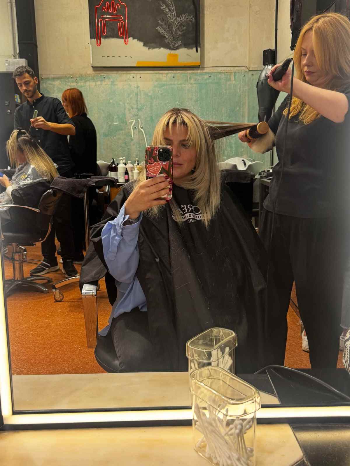 Δανάη Μπάρκα: Άλλαξε ξανά τα μαλλιά της - Οι φωτογραφίες με το νέο της look