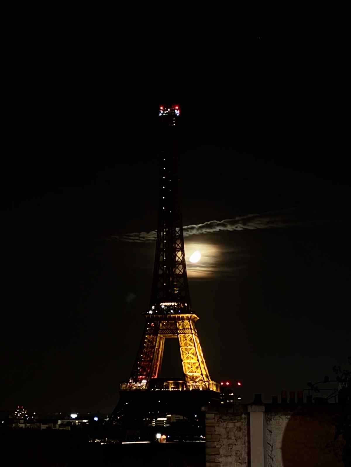 Μιχόπουλος - Ευριπίδου: Ρομαντική απόδραση στο Παρίσι (Φωτογραφίες)