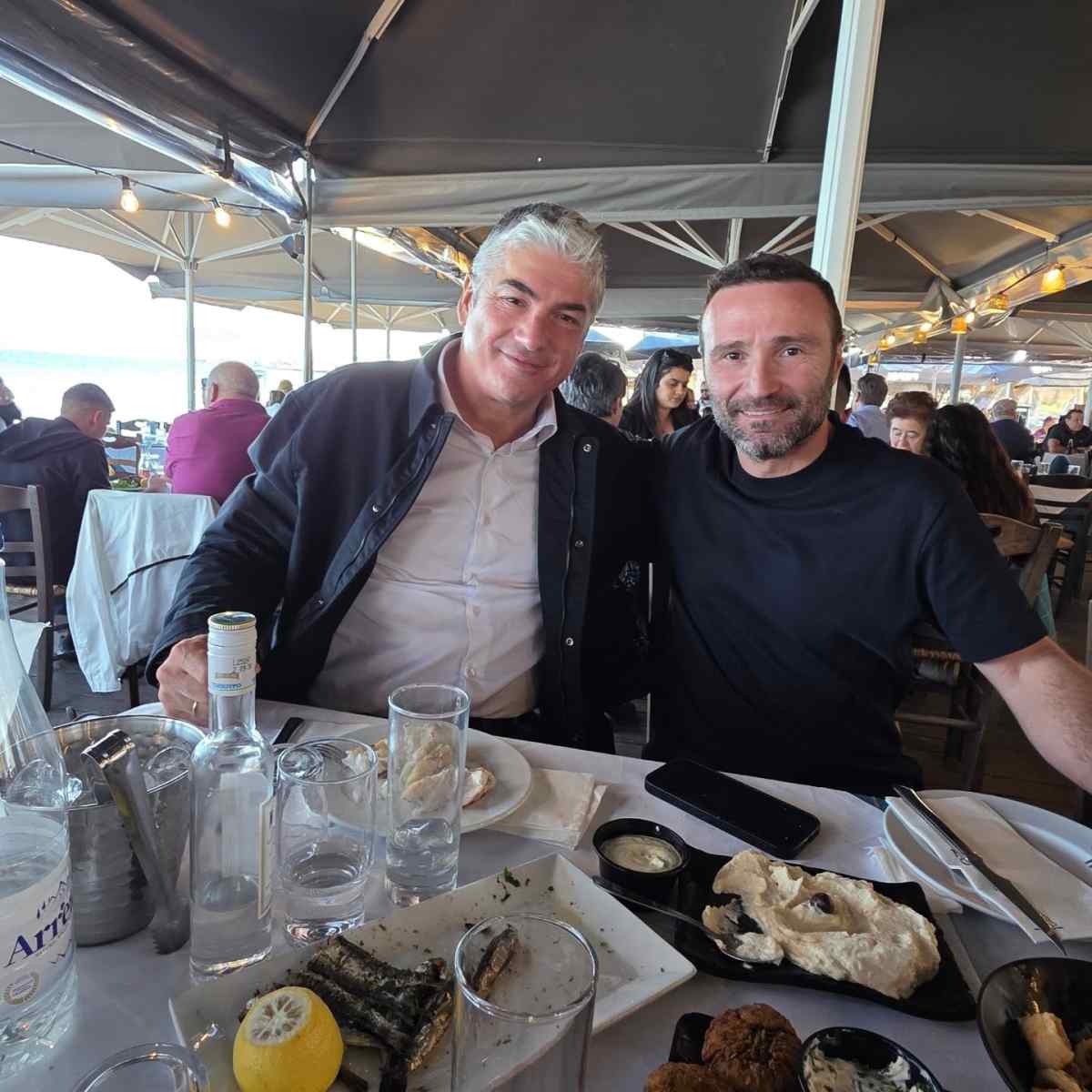 Σταματίνα Τσιμτσιλή: Για φαγητό με τον Θέμη Σοφό και τους συνεργάτες της από το Happy Day - Φωτογραφίες