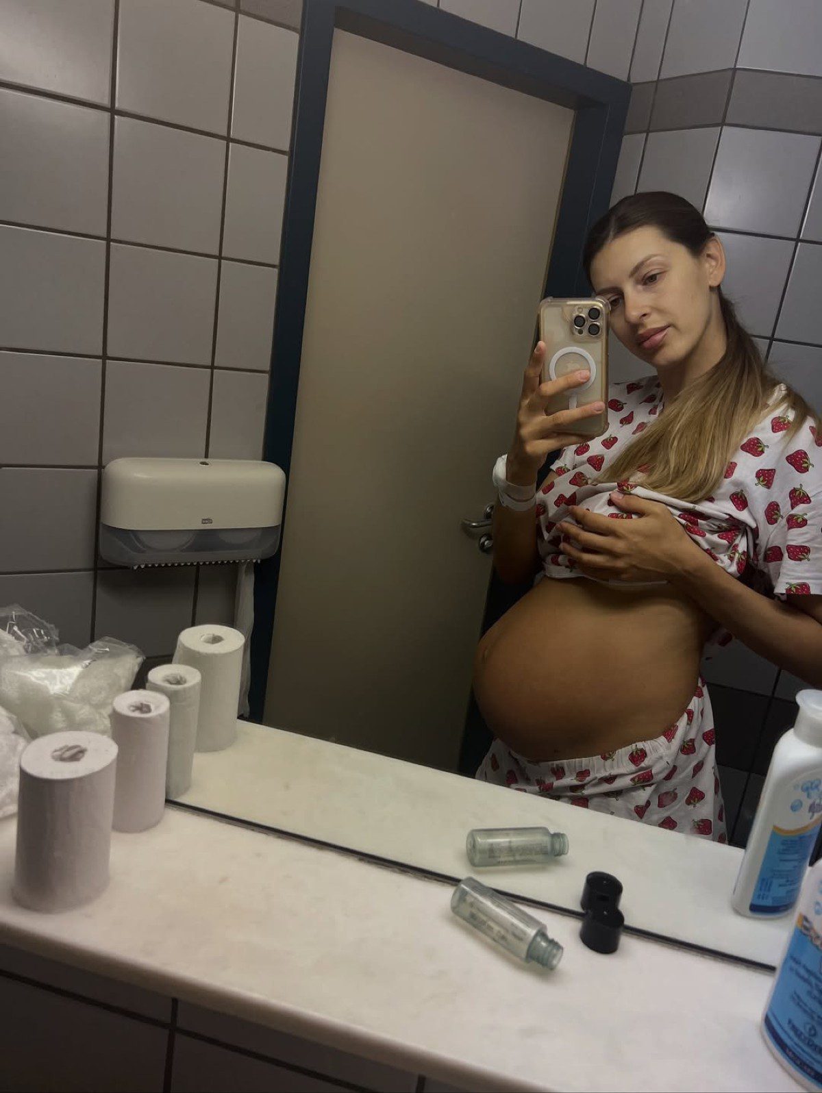 Ελισάβετ Δοβλιατίδου γέννα