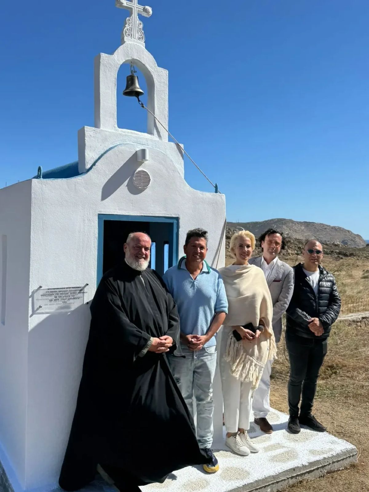 Ο Γιάννης Πουλόπουλος στην εκκλησία για τον αδερφό του