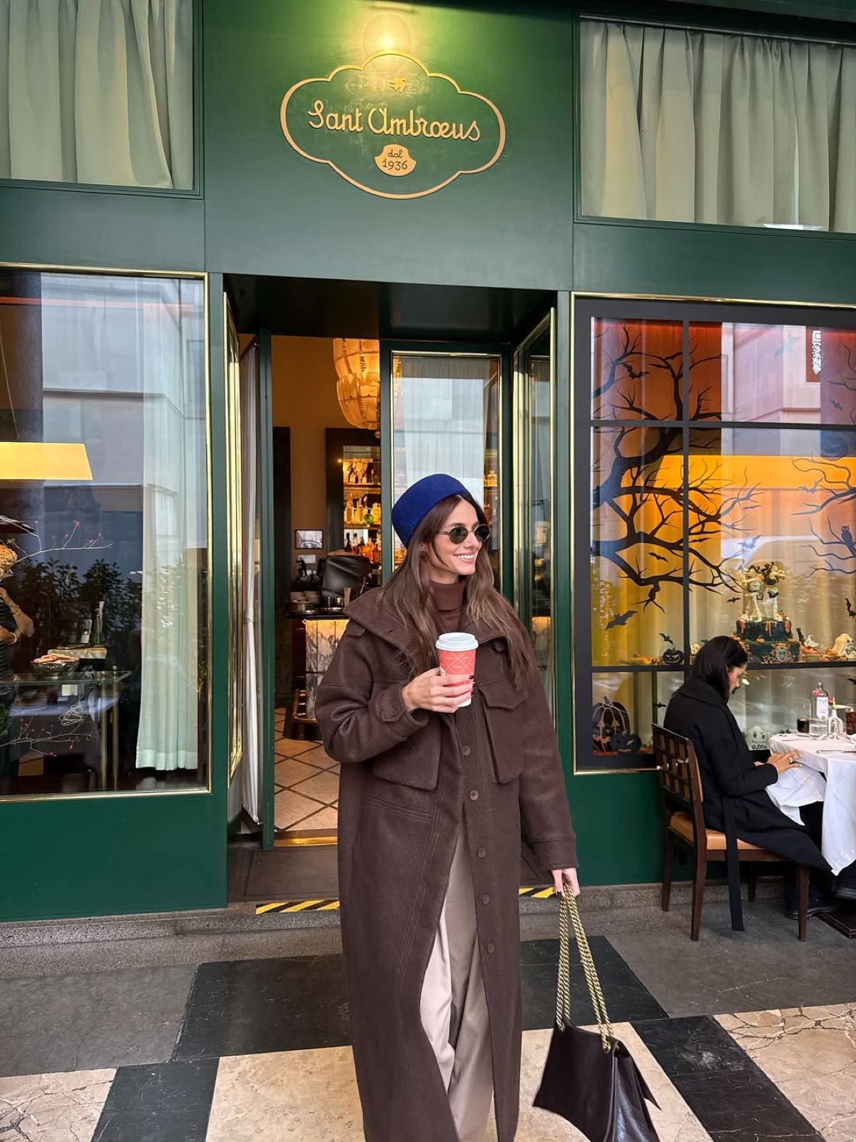 Η Ηλιάνα Παπαγεωργίου στο Μιλάνο με την αδερφή της