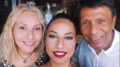 Ο Βασίλης Παϊτέρης με την κόρη του, Κάρμεν και τη μητέρα της