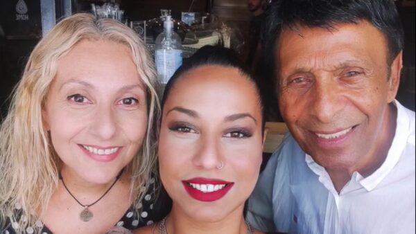 Ο Βασίλης Παϊτέρης με την κόρη του, Κάρμεν και τη μητέρα της