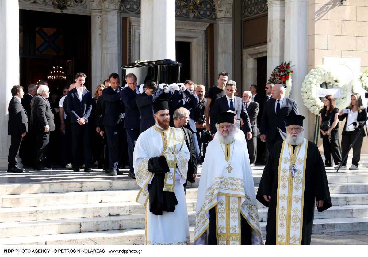 Πομπή Διονύση Σαββόπουλου
