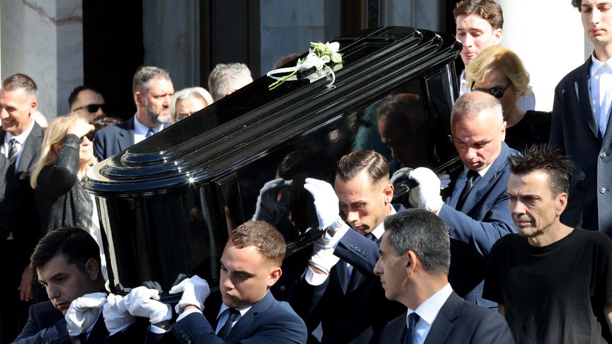 Πομπή Διονύση Σαββόπουλου