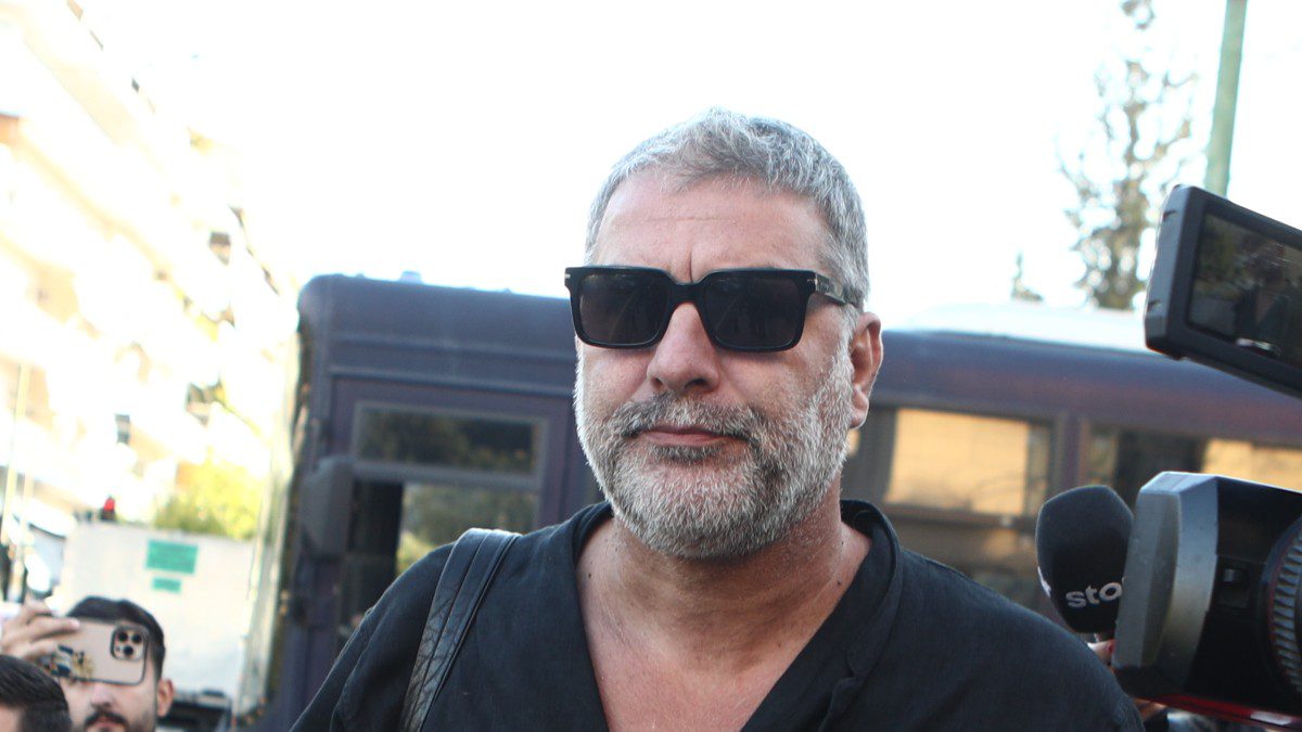 Ο Βασίλης Μπισμπίκης στα δικαστήρια της Ευελπίδων