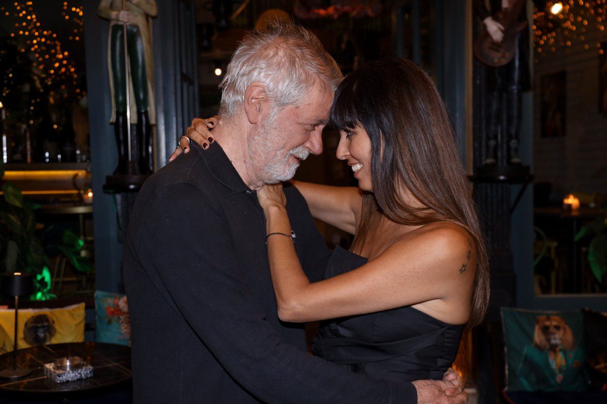 Η Σαλίνα Γαβαλά δέχεται τις πιο θερμές ευχές από τον Φίλιππο Σοφιανό